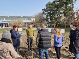 Erstes Treffen auf dem Acker
